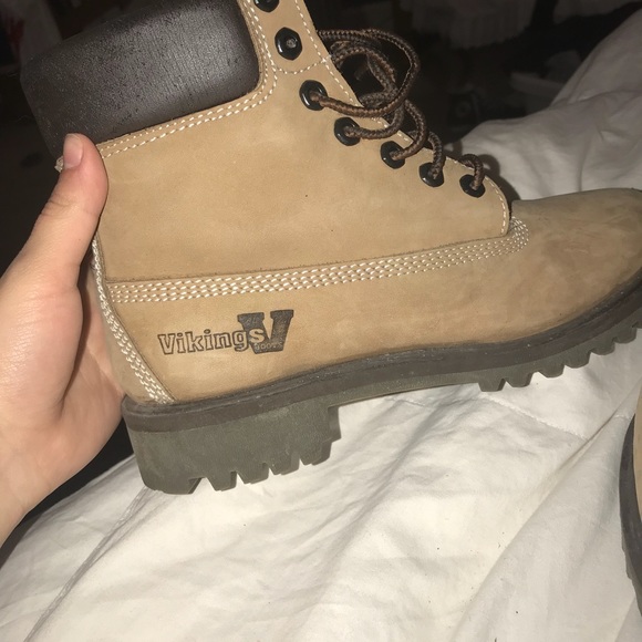 vikings boots - Picture 5 of 5